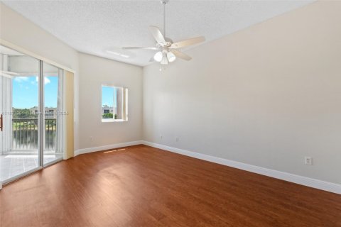 Condominio en venta en Tamarac, Florida, 2 dormitorios, 139.35 m2 № 1924360 - foto 18