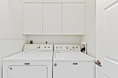 Condominio en venta en Tamarac, Florida, 2 dormitorios, 139.35 m2 № 1924360 - foto 9