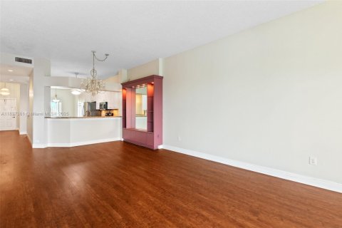 Condominio en venta en Tamarac, Florida, 2 dormitorios, 139.35 m2 № 1924360 - foto 17