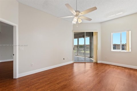 Condominio en venta en Tamarac, Florida, 2 dormitorios, 139.35 m2 № 1924360 - foto 19