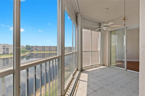 Condominio en venta en Tamarac, Florida, 2 dormitorios, 139.35 m2 № 1924360 - foto 15