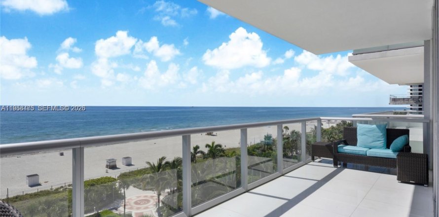 Condominio en Miami Beach, Florida, 3 dormitorios  № 2017763