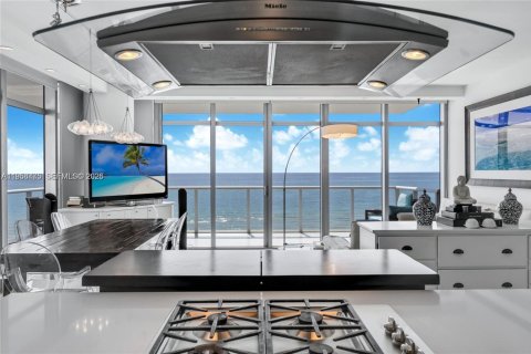Condominio en alquiler en Miami Beach, Florida, 3 dormitorios, 170.66 m2 № 2017763 - foto 12