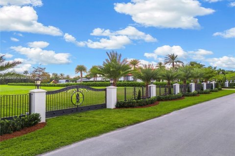 House in Southwest Ranches, Florida № 1796249 - photo 2