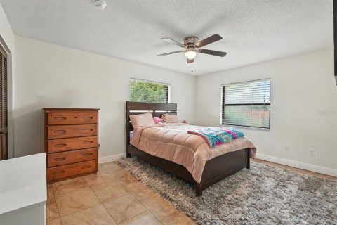 House in Port Orange, Florida 4 bedrooms, 212.19 sq.m. № 1903961 - photo 29