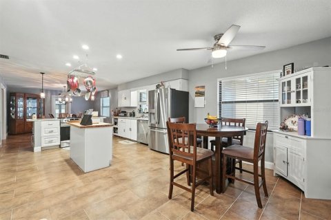 House in Port Orange, Florida 4 bedrooms, 212.19 sq.m. № 1903961 - photo 23