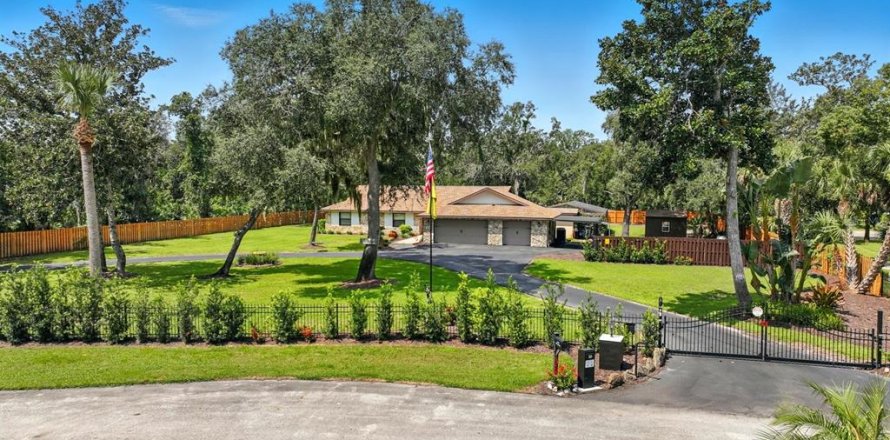 House in Port Orange, Florida 4 bedrooms, 212.19 sq.m. № 1903961