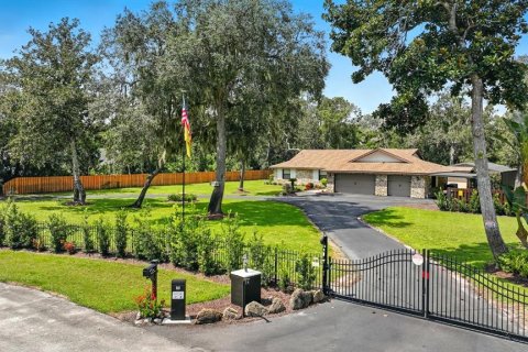 House in Port Orange, Florida 4 bedrooms, 212.19 sq.m. № 1903961 - photo 2