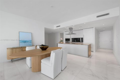 Condo in Miami, Florida, 2 bedrooms  № 1958514 - photo 7