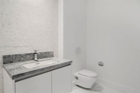 Condo in Miami, Florida, 2 bedrooms  № 1958514 - photo 30