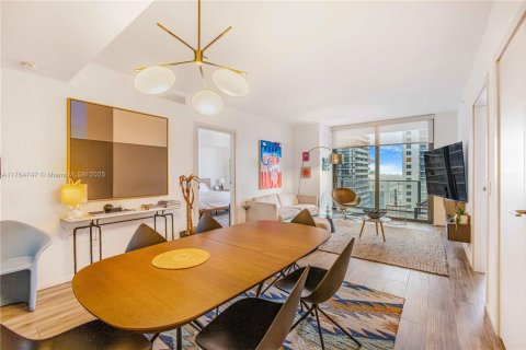 Condo in Miami, Florida, 2 bedrooms  № 1587159 - photo 2