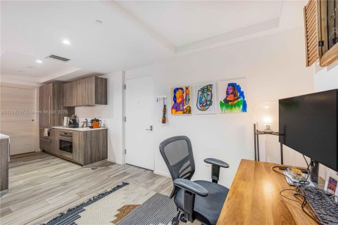 Condo in Miami, Florida, 2 bedrooms  № 1587159 - photo 15