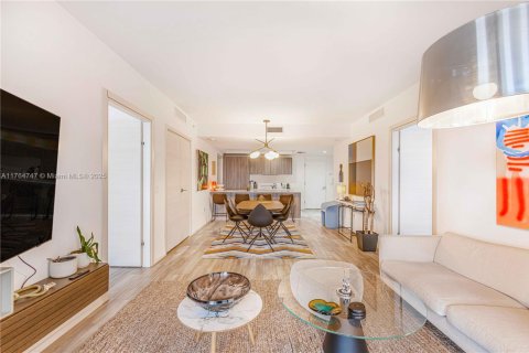 Condo in Miami, Florida, 2 bedrooms  № 1587159 - photo 7