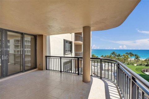 Condominio en alquiler en Bal Harbour, Florida, 2 dormitorios, 187.48 m2 № 2057924 - foto 2