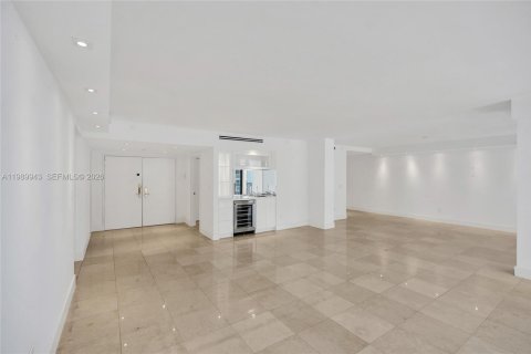 Condominio en alquiler en Bal Harbour, Florida, 2 dormitorios, 187.48 m2 № 2057924 - foto 17