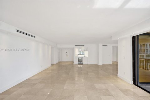 Condominio en alquiler en Bal Harbour, Florida, 2 dormitorios, 187.48 m2 № 2057924 - foto 16