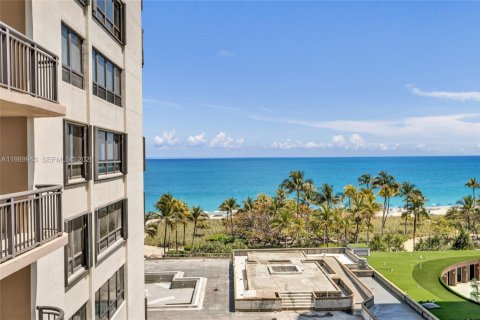 Condominio en alquiler en Bal Harbour, Florida, 2 dormitorios, 187.48 m2 № 2057924 - foto 3