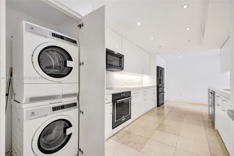 Condominio en alquiler en Bal Harbour, Florida, 2 dormitorios, 187.48 m2 № 2057924 - foto 8