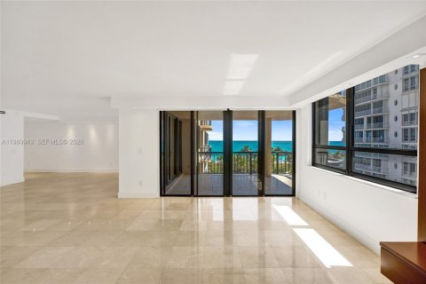 Condominio en alquiler en Bal Harbour, Florida, 2 dormitorios, 187.48 m2 № 2057924 - foto 10