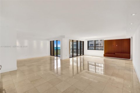Condominio en alquiler en Bal Harbour, Florida, 2 dormitorios, 187.48 m2 № 2057924 - foto 12
