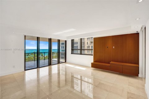 Condominio en alquiler en Bal Harbour, Florida, 2 dormitorios, 187.48 m2 № 2057924 - foto 13