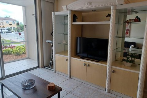 Copropriété à vendre à Pompano Beach, Floride: 1 chambre, 60.2 m2 № 2147018 - photo 4