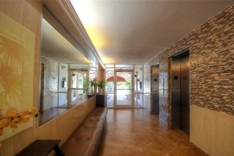 Copropriété à vendre à Pompano Beach, Floride: 1 chambre, 60.2 m2 № 2147018 - photo 2