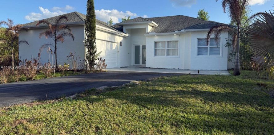 Дом в Нейплс, Флорида 3 спальни № 2047505