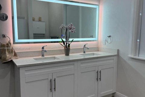 Купить виллу или дом в Нейплс, Флорида 3 спальни, № 2047505 - фото 9