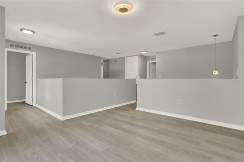 Casa en venta en Fruitland Park, Florida, 4 dormitorios, 273.5 m2 № 1749479 - foto 24