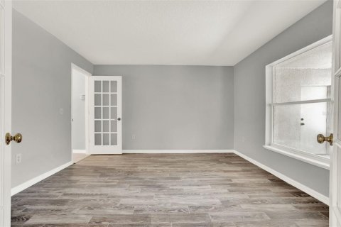 Casa en venta en Fruitland Park, Florida, 4 dormitorios, 273.5 m2 № 1749479 - foto 11