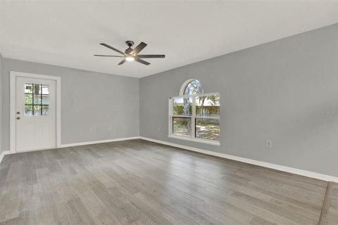 Casa en venta en Fruitland Park, Florida, 4 dormitorios, 273.5 m2 № 1749479 - foto 14