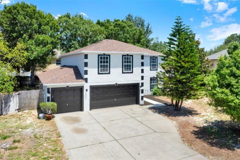 Casa en venta en Fruitland Park, Florida, 4 dormitorios, 273.5 m2 № 1749479 - foto 1