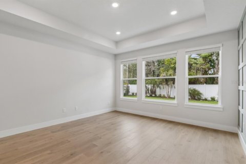 House in Tampa, Florida 5 bedrooms, 321.72 sq.m. № 2140114 - photo 6