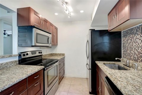 Condominio en venta en Tampa, Florida, 1 dormitorio, 65.22 m2 № 1619187 - foto 18