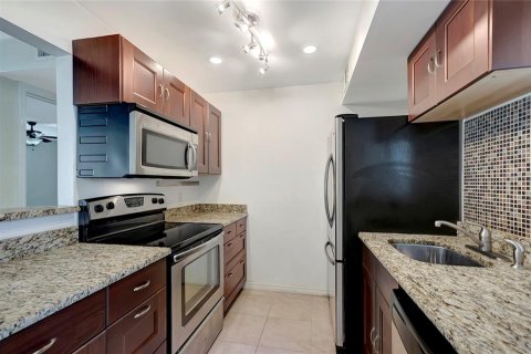 Condominio en venta en Tampa, Florida, 1 dormitorio, 65.22 m2 № 1619187 - foto 2