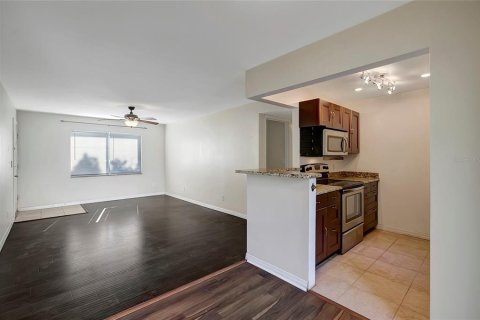Condominio en venta en Tampa, Florida, 1 dormitorio, 65.22 m2 № 1619187 - foto 8