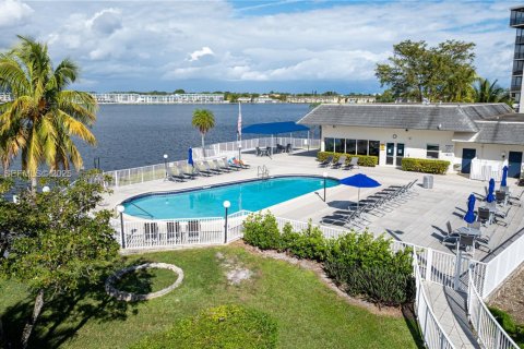 Copropriété à vendre à Miami, Floride: 1 chambre, 81.1 m2 № 1965606 - photo 7