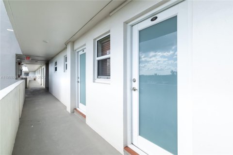 Copropriété à vendre à Miami, Floride: 1 chambre, 81.1 m2 № 1965606 - photo 22