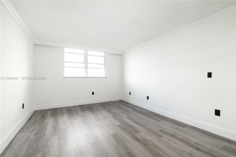 Copropriété à vendre à Miami, Floride: 1 chambre, 81.1 m2 № 1965606 - photo 19
