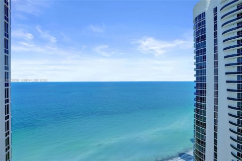Copropriété à louer à Sunny Isles Beach, Floride: 3 chambres, 216.18 m2 № 2249876 - photo 30