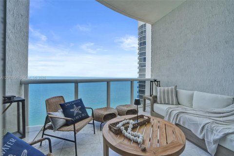 Copropriété à louer à Sunny Isles Beach, Floride: 3 chambres, 216.18 m2 № 2249876 - photo 25