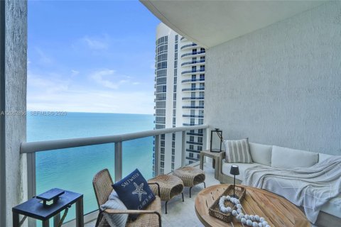 Copropriété à louer à Sunny Isles Beach, Floride: 3 chambres, 216.18 m2 № 2249876 - photo 27