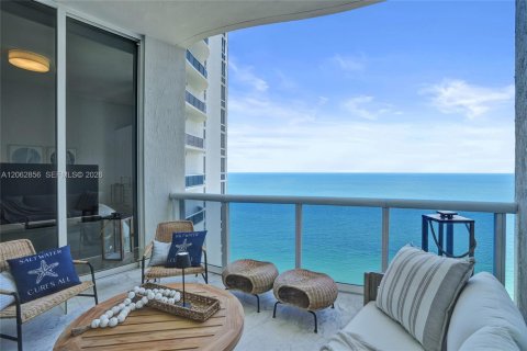 Copropriété à louer à Sunny Isles Beach, Floride: 3 chambres, 216.18 m2 № 2249876 - photo 26