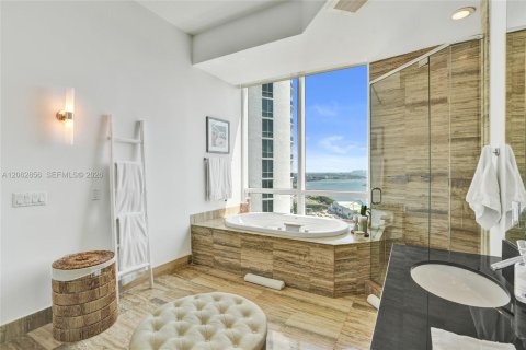 Copropriété à louer à Sunny Isles Beach, Floride: 3 chambres, 216.18 m2 № 2249876 - photo 18