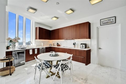 Copropriété à louer à Sunny Isles Beach, Floride: 3 chambres, 216.18 m2 № 2249876 - photo 5