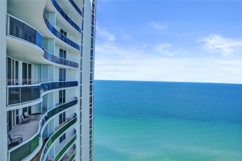Copropriété à louer à Sunny Isles Beach, Floride: 3 chambres, 216.18 m2 № 2249876 - photo 29