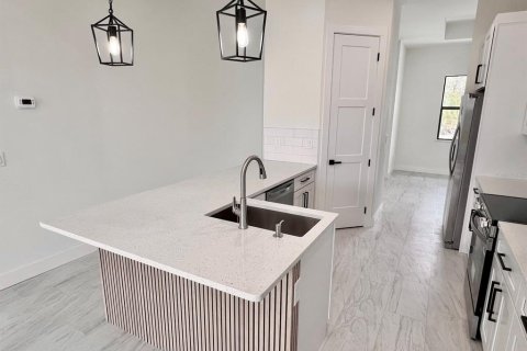 Villa ou maison à vendre à Englewood, Floride: 4 chambres, 156.91 m2 № 2147582 - photo 5