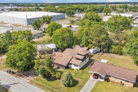 House in Auburndale, Florida 6 bedrooms, 201.88 sq.m. № 1734523 - photo 5