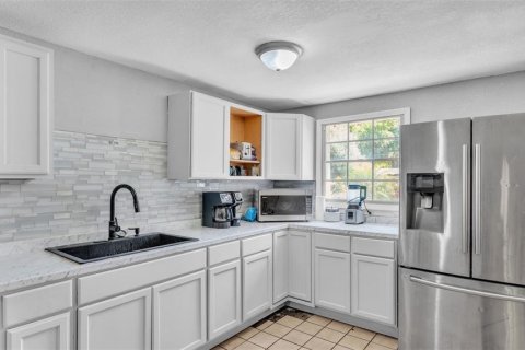House in Auburndale, Florida 6 bedrooms, 201.88 sq.m. № 1734523 - photo 14